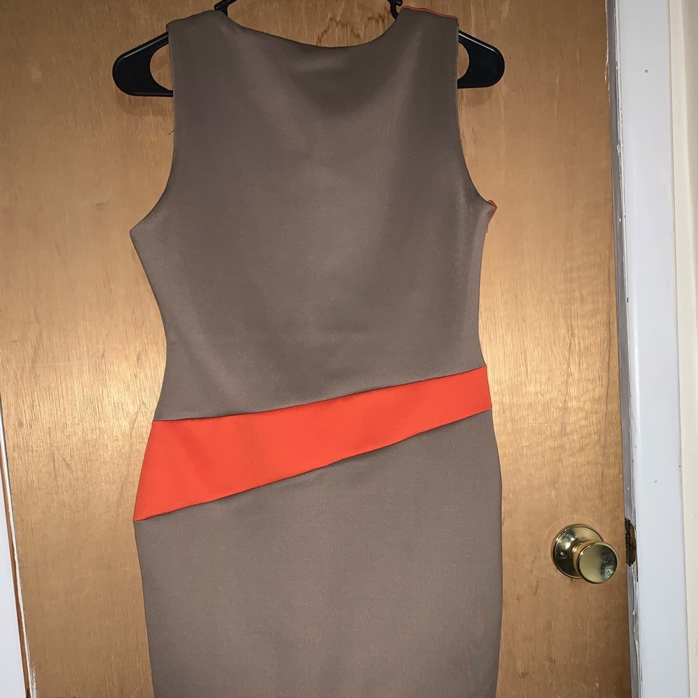 Dress - Picture 5 of 7